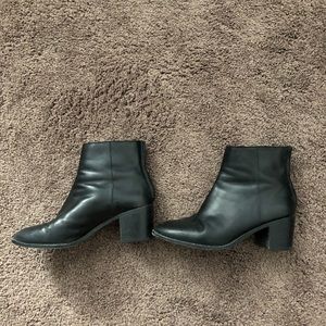 Madewell black bootie. Zipper back. Size 8